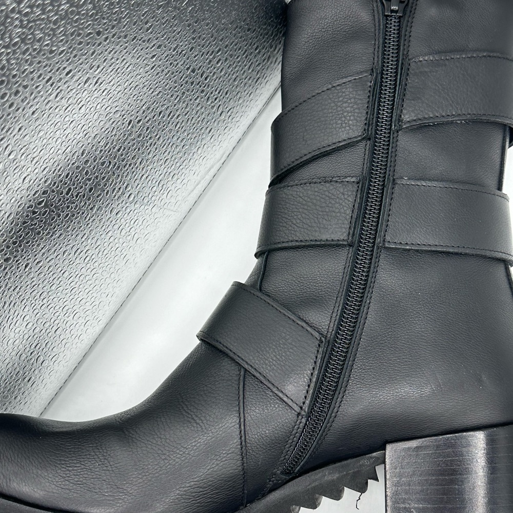 Black boot - Picture 6 of 8